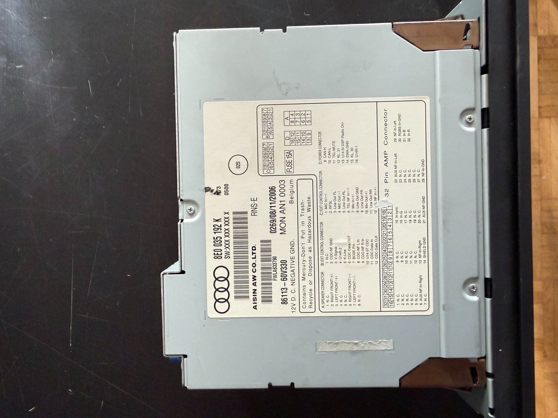 Radio: Audi RNS-E Navigationssystem (8E0 035 192 K) + CD-Wechsler – Usato da Ittigen venduto da Scbern2 2