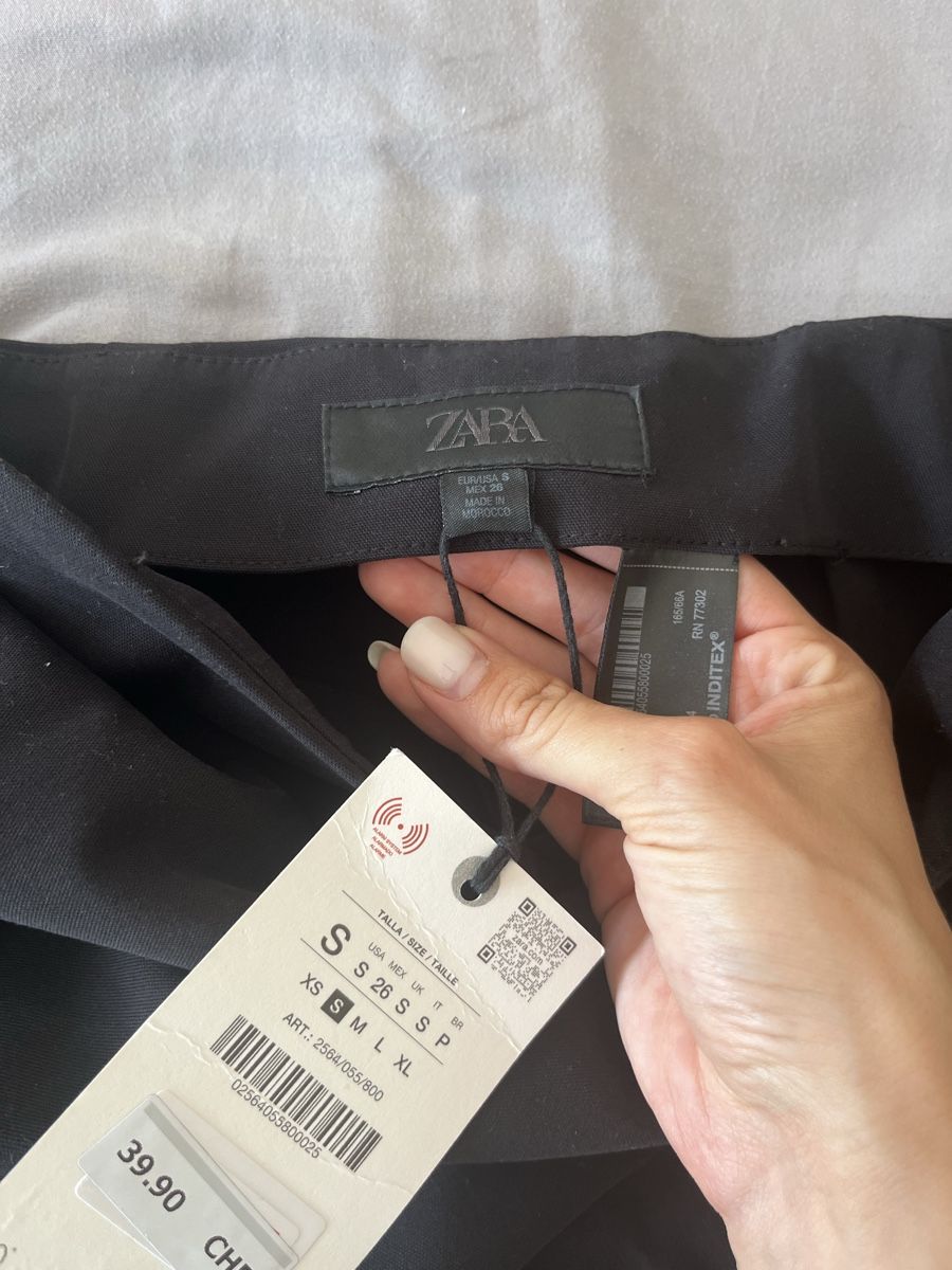 Zara Gonne: Gonna nera Zara  – Nuovo e nell'imballaggio originale da Zürich venduto da jes_8gf5 7