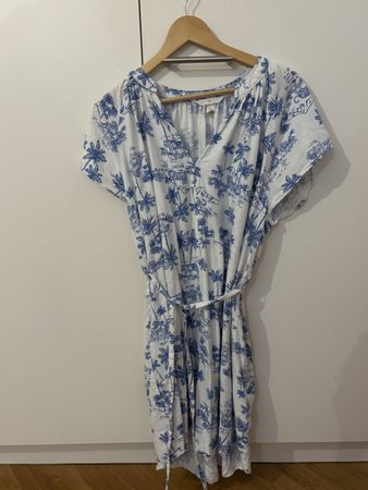 Weiss/blaues Sommerkleid mit Jungle Print Grösse M
