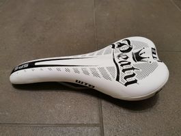 Sattel WTB Volt Titanium Peaty weiss