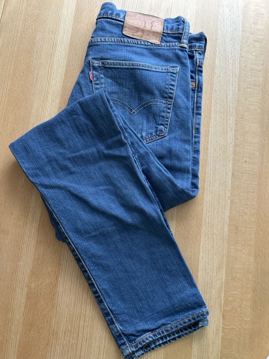 Levi's Jeans: Levi's Jeans Herren blau Grösse 31\34 – Usato da Nänikon venduto da Amerika73