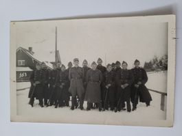 Alte Fotografie Soldaten im Schnee guter Zustand R28