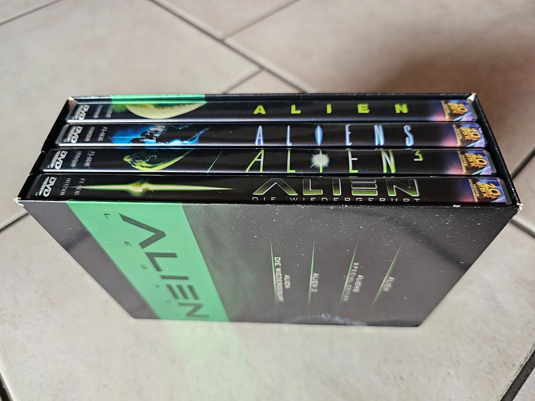 Alle DVDs: Alien Legacy Box  -  Teile 1 - 4 – Gebraucht aus Schneisingen von  2