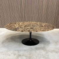 Knoll Saarinen Tulip Esstisch – Brown Emperador Marmor - 198