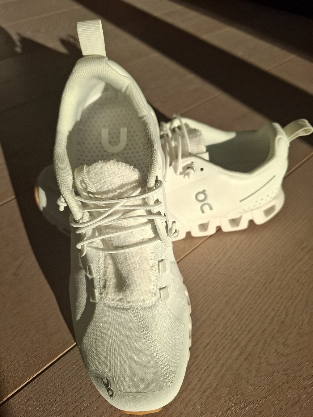 On Damenschuhe: ON Cloud 6 weiss Multimaterial 37 – Gebraucht aus Seuzach von ssz_j8tb 1