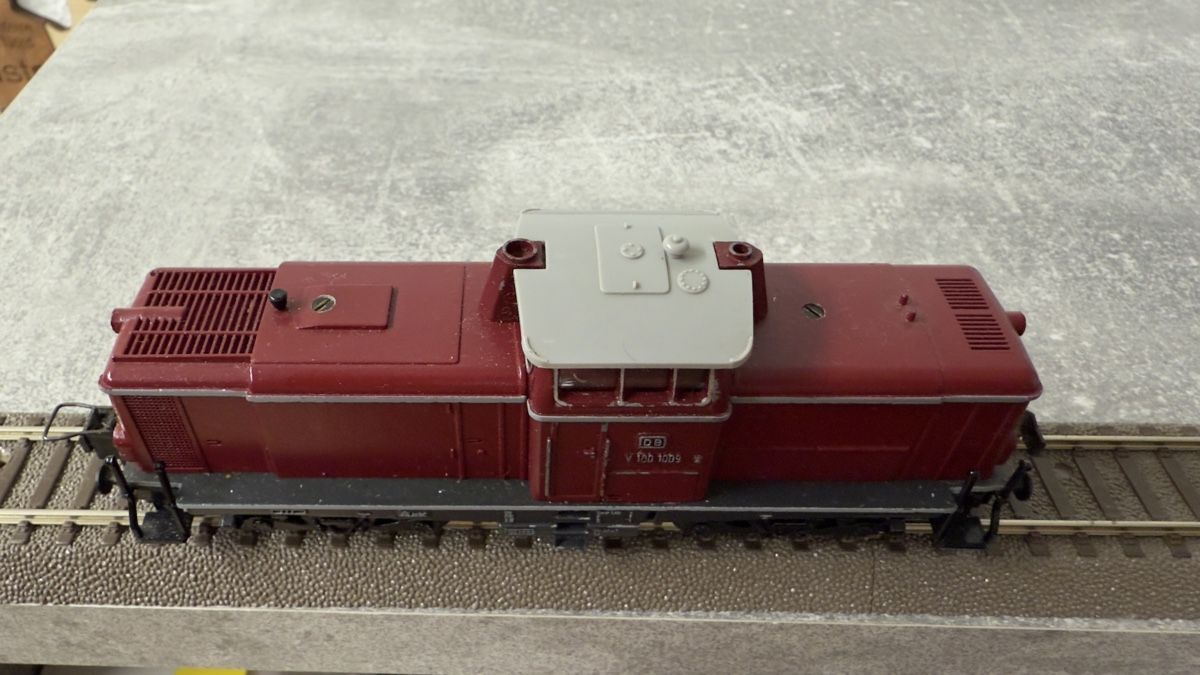 Modellini di ferrovie: Trix express Diesellok V 100 DB H0 / DC – Usato da Schlieren venduto da rat_lq6b 4