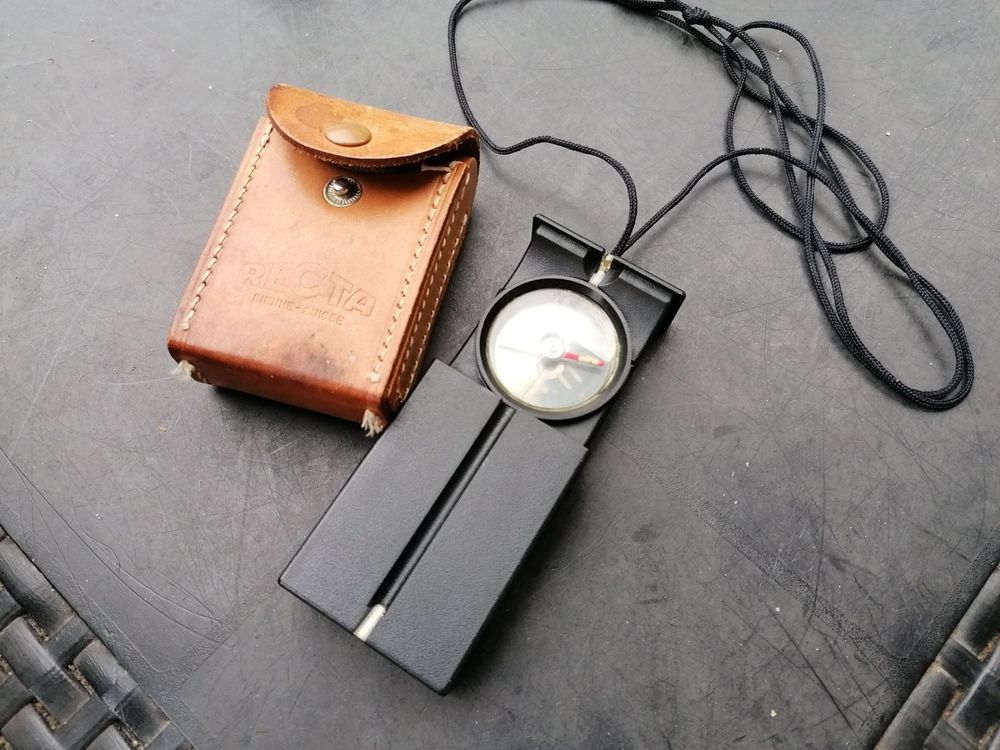 Boussole pirate avec étui en cuir véritable (3,5 cm