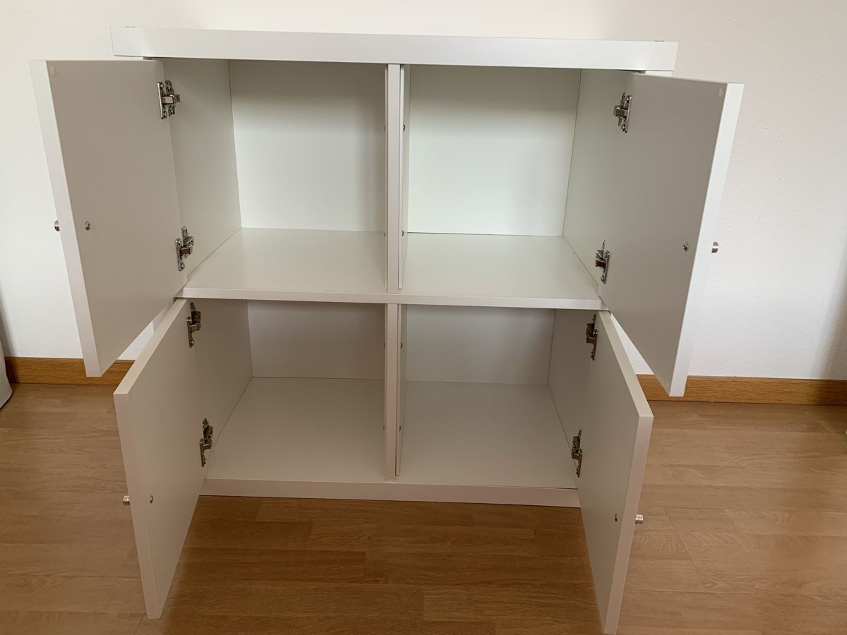 Cassettiere: Ikea Kallax 4er mit Türen – Usato da Zürich venduto da fab_6kwz 2