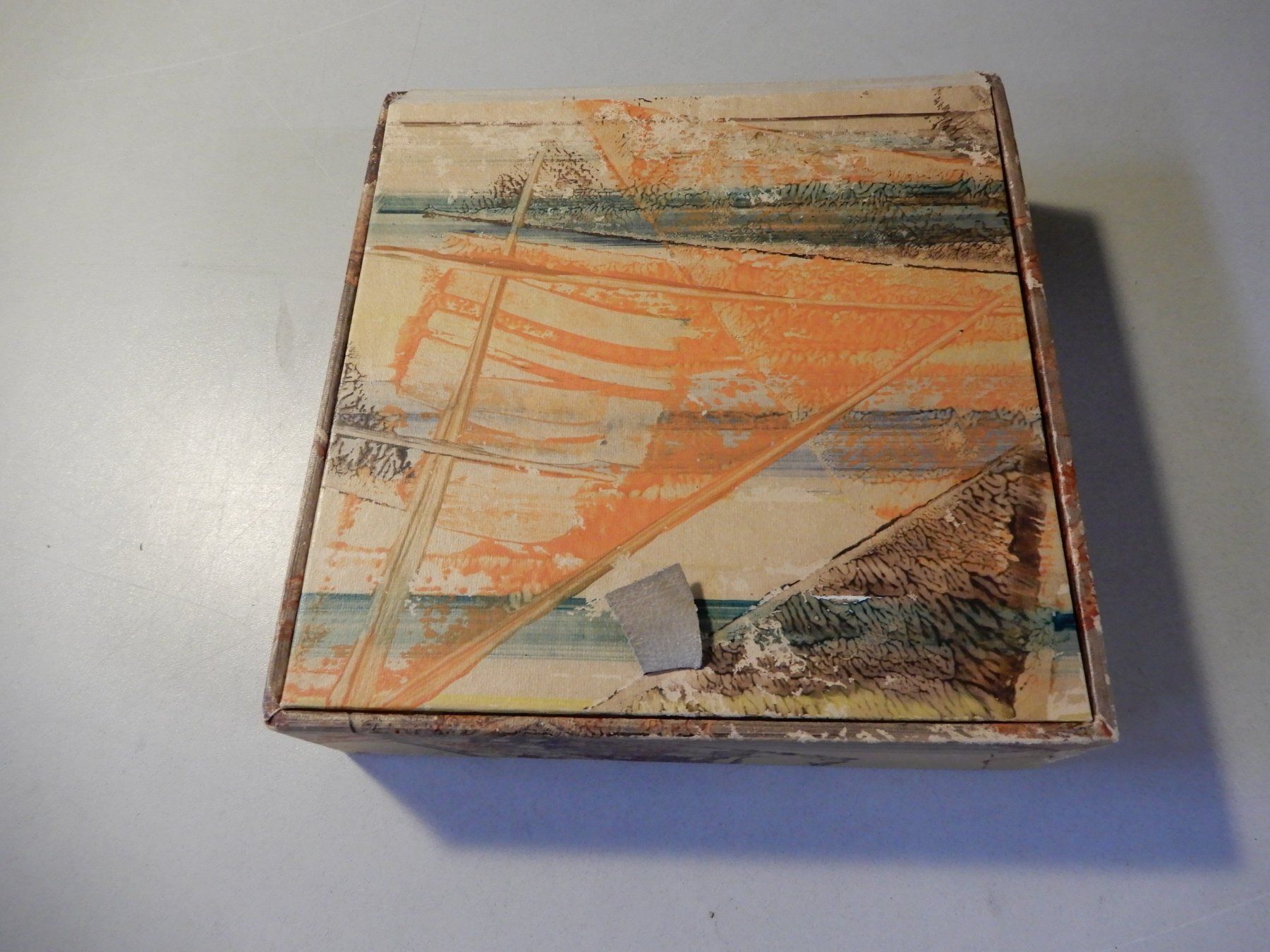 Dosen: Dekorative Box mit Abstraktem Muster Vintage Zustand – Gebraucht aus Erstfeld von Mario_boe0