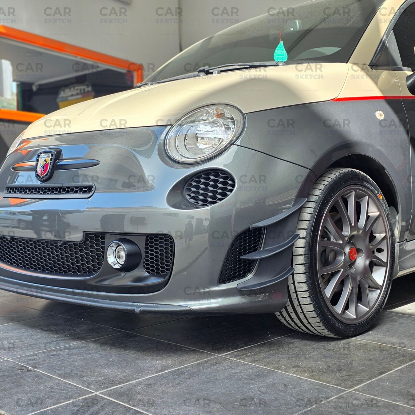 Abarth Tutti pezzi di ricambio auto: Abarth 595 Vor-FL Frontlufteinlass Waben/Air Scoop DRL – Nuovo (secondo la descrizione) da Dietikon venduto da CarSketch 7