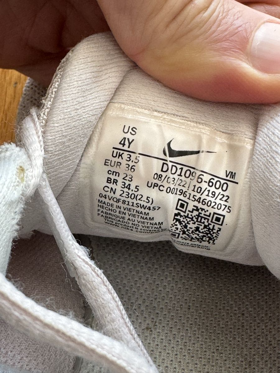 Nike Scarpe per ragazze: Nike Laufschuhe Gr. 36 – Usato da Ostermundigen venduto da Clood 3