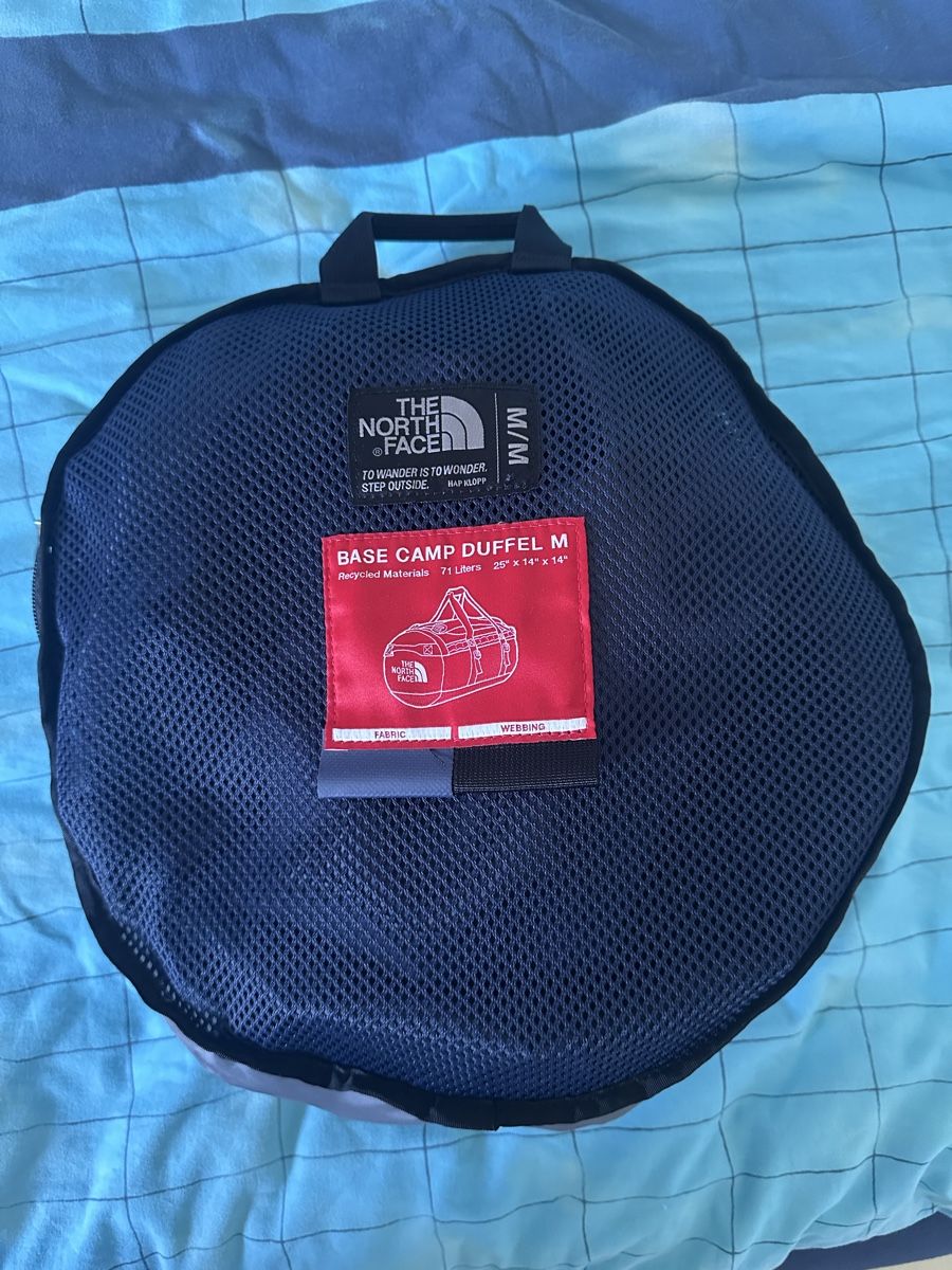 North Face Rucksäcke: Basecamp Duffel M (72L) – Neu (gemäss Beschreibung) aus Kerzers von emu53