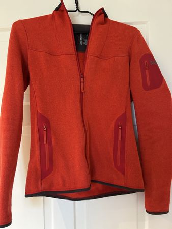 ARC'TERYX Damen Fleecejacke Rot Grösse S guter Zustand