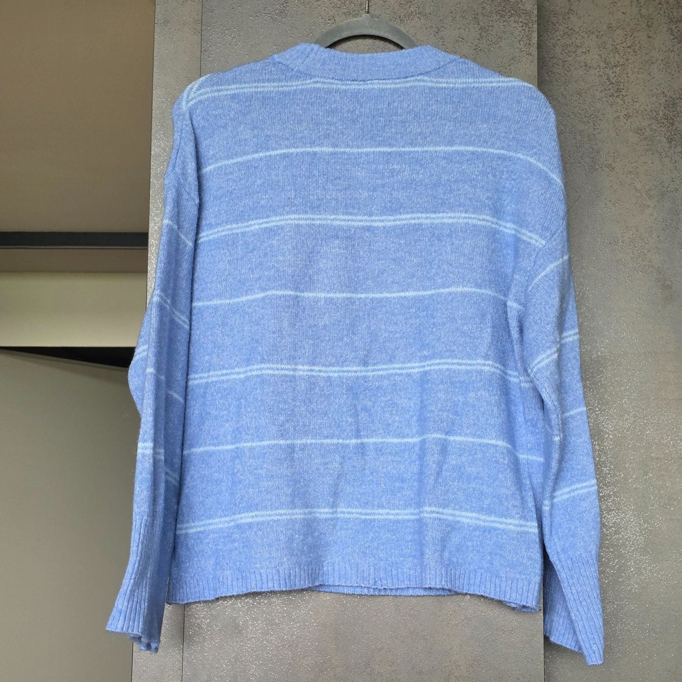 H&M Maglioni & Felpe: 🐸 KUSCHLIGER DIVIDED PULLOVER S GESTREIFT – Usato da Môtier (Vully) venduto da Frogs 2
