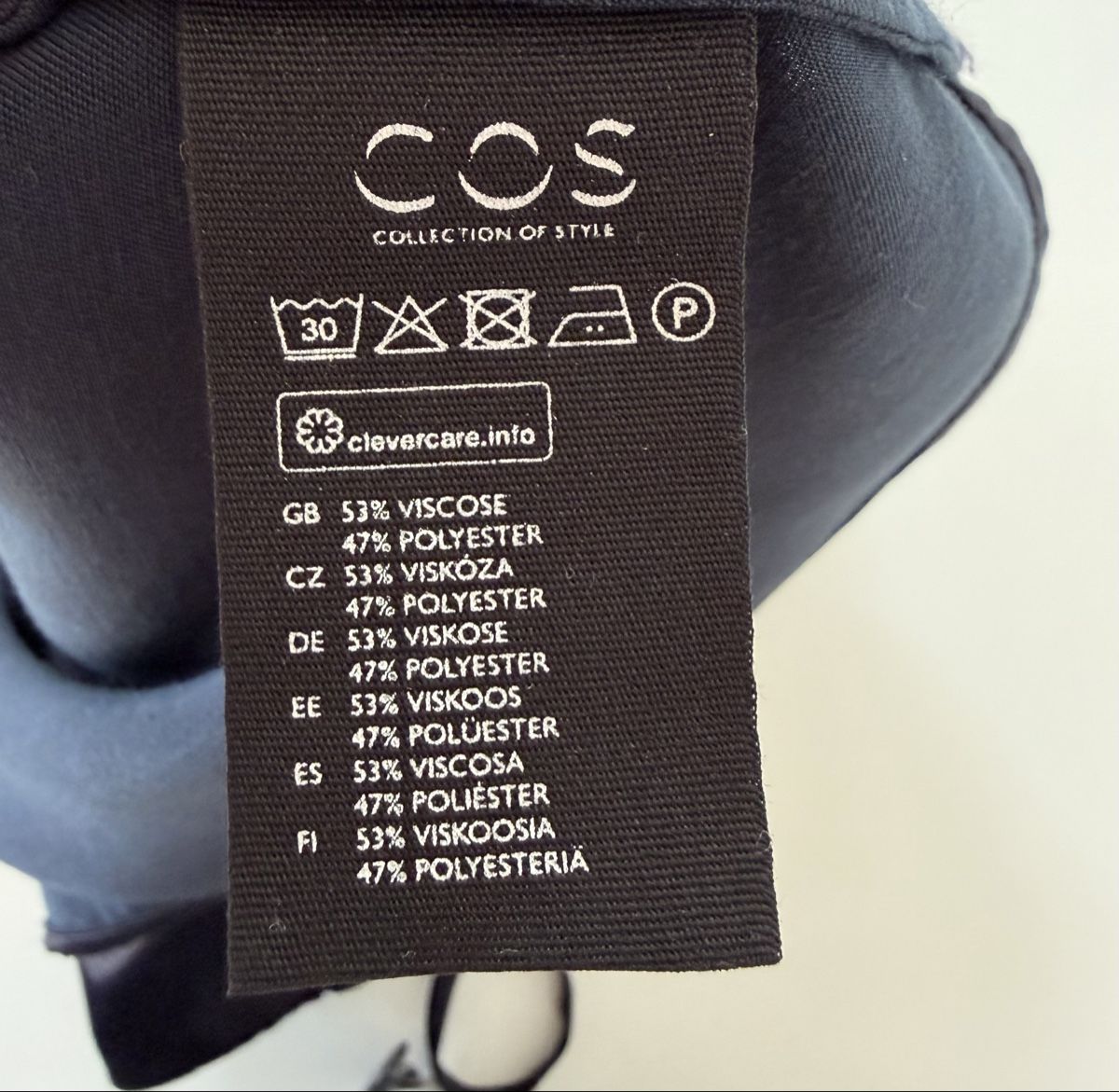 Cos Tops: SATIN-CAMISOLE TOP  Gr. 42Farbe: Dunkelblau – Neu und originalverpackt aus Bad Ragaz von ako_8l5y 7