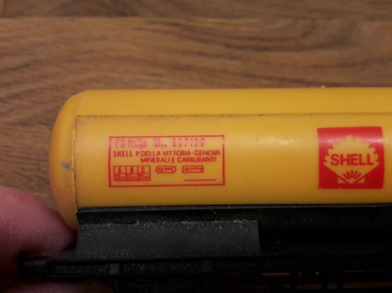 Lima Modelleisenbahnen: Lima HO DC : FS wagon citerne à 2 essieux "Shell" – Gebraucht aus Buttes von Cafe2005 6