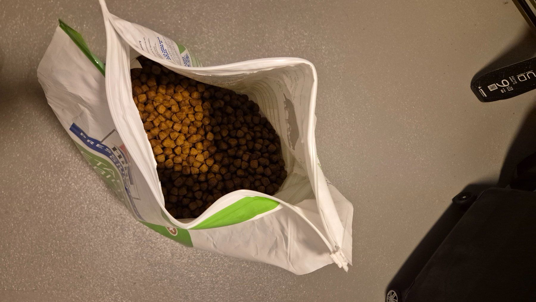 Nourriture: Hundefutter diverse – D'occasion à Klingnau par putinocchio 6