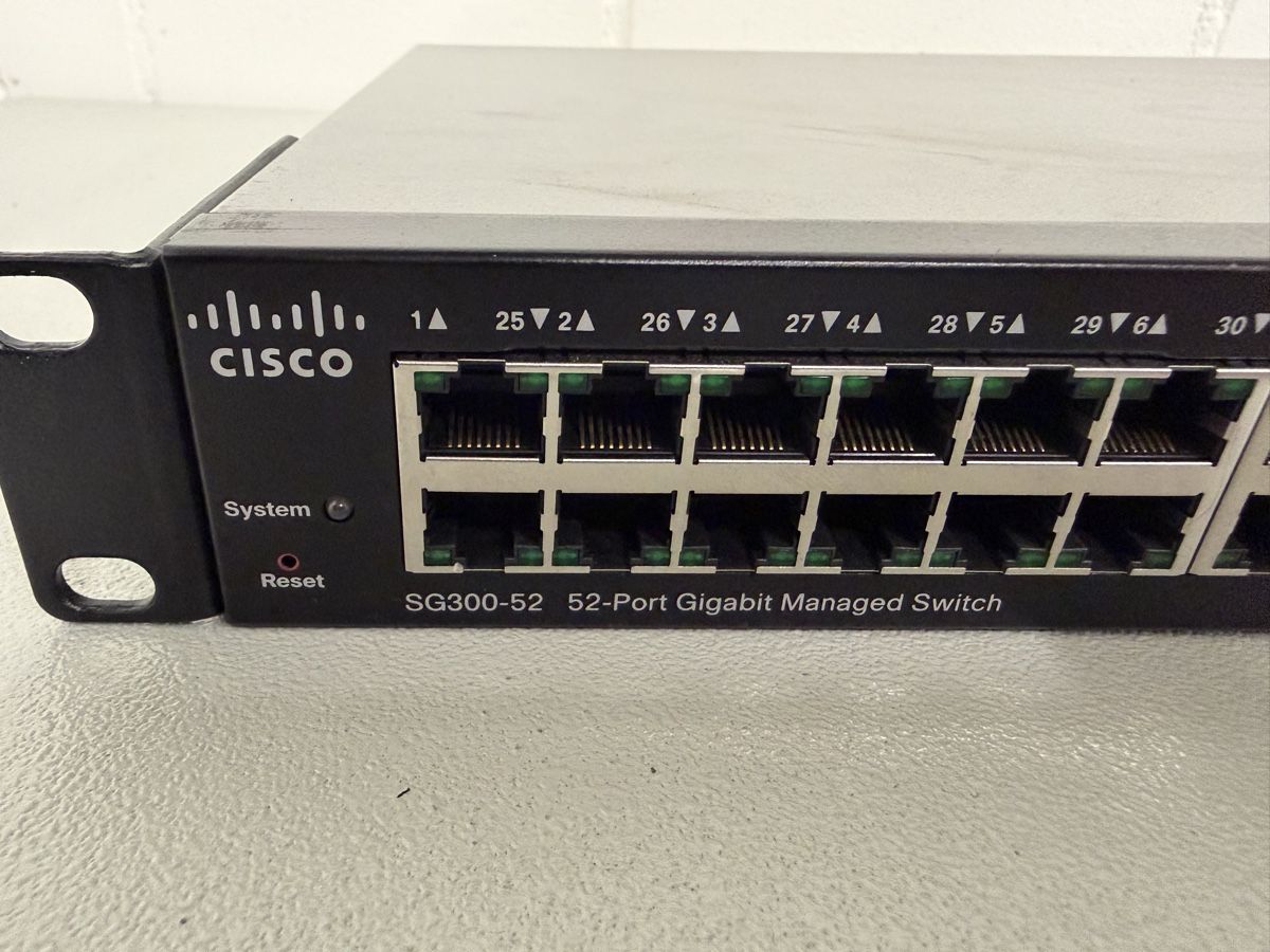 Cisco Hub & Switch: Cisco Seitch SG300-52 – Usato da Steffisburg venduto da Tim_36