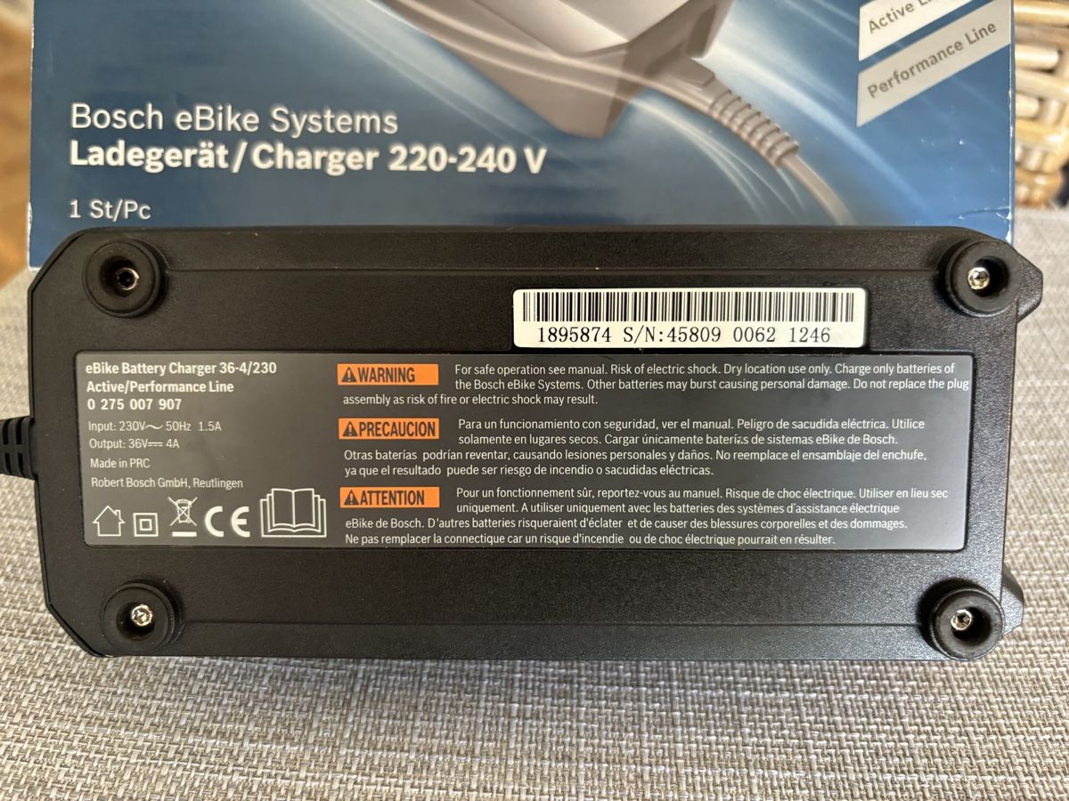 Bosch Chargeurs: Original Bosch eBike Ladegerät active und performance Line – D'occasion à Grenchen par Pipi1 1