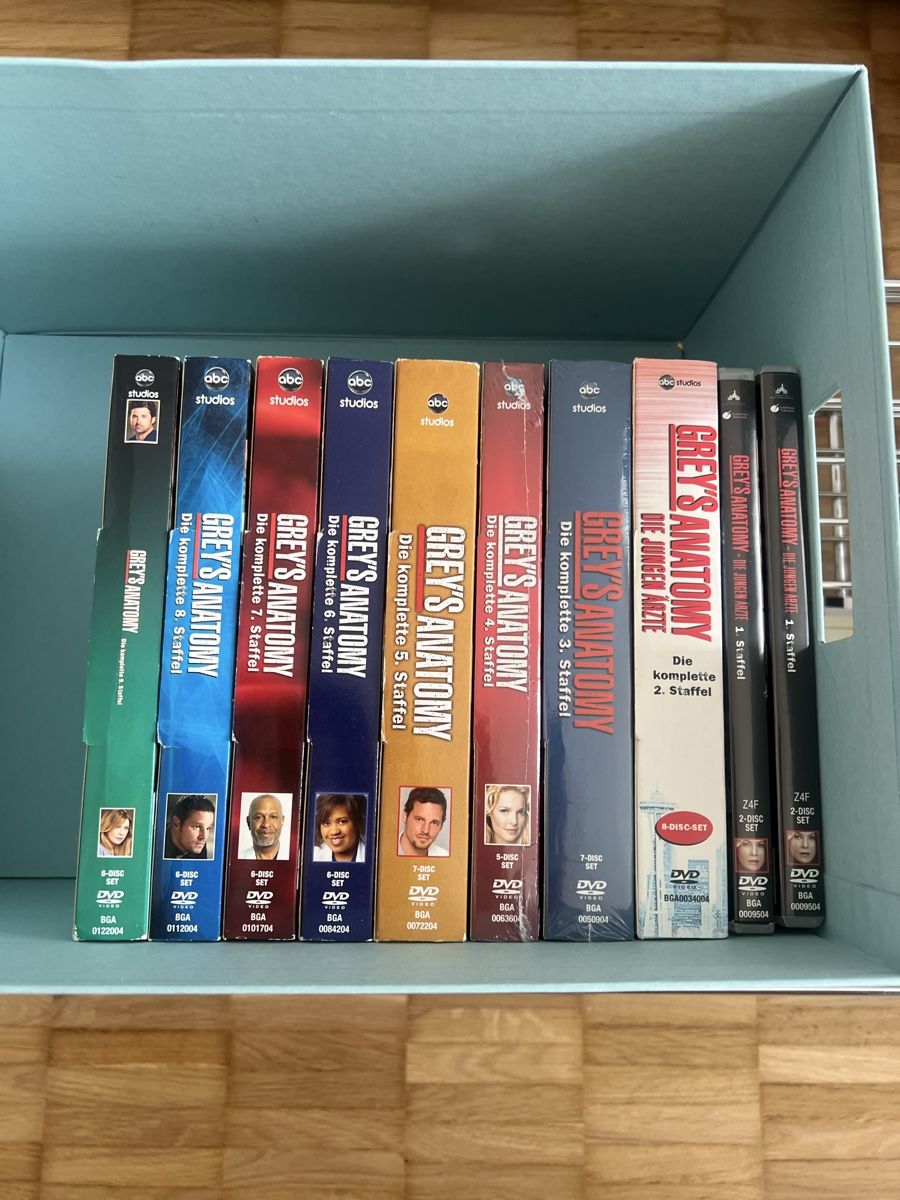 Tutti i DVDs: Greys Anatomie DVD Staffel 1-9 – Usato da St. Gallen venduto da AlixH 1