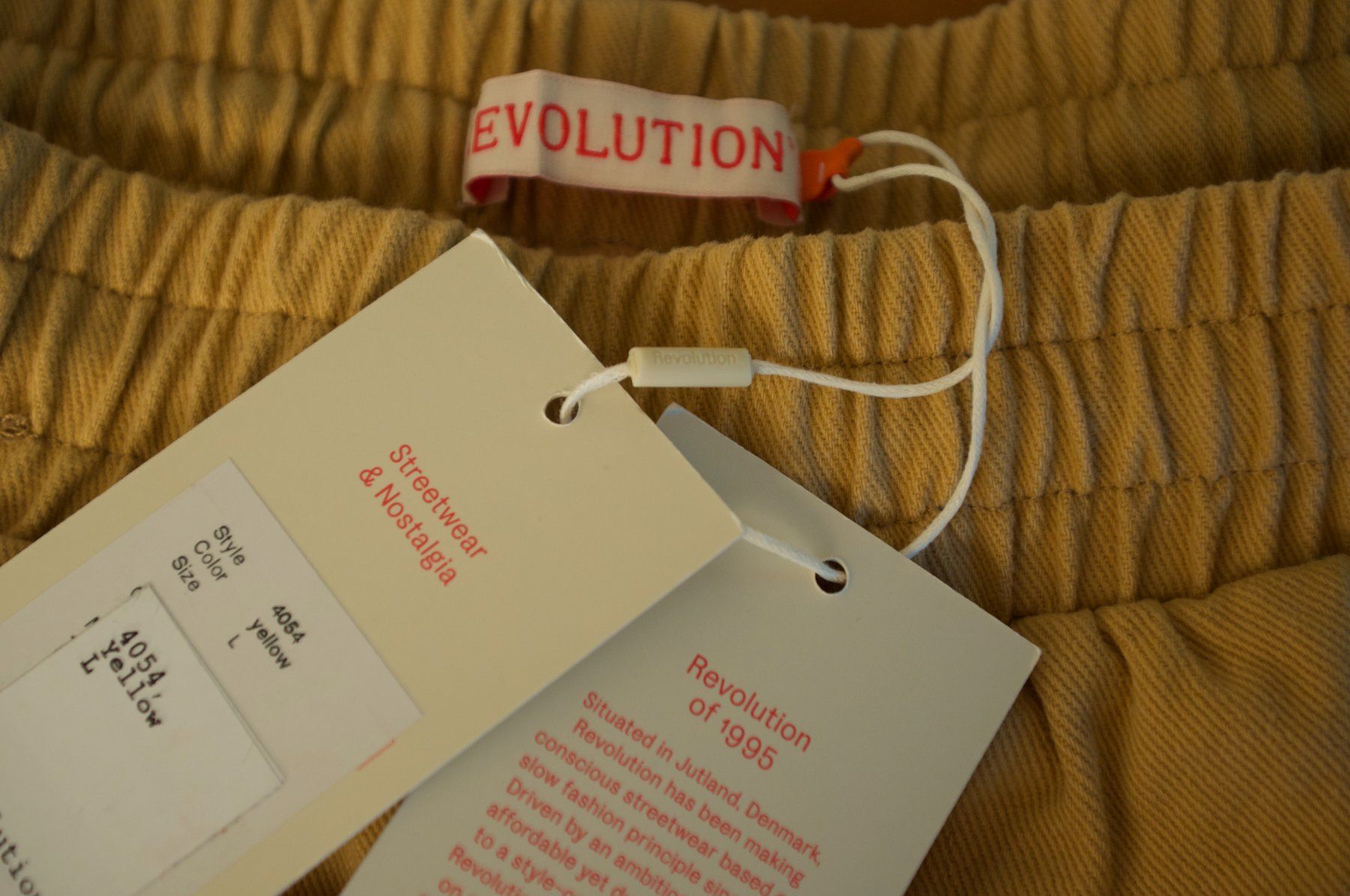 Revolution Pantaloni: Shorts Revolution – Nuovo (secondo la descrizione) da Zürich venduto da amarkin 3