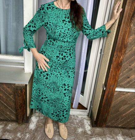 Elegantes grünes Midikleid mit Muster Gr. 34 👗🐆