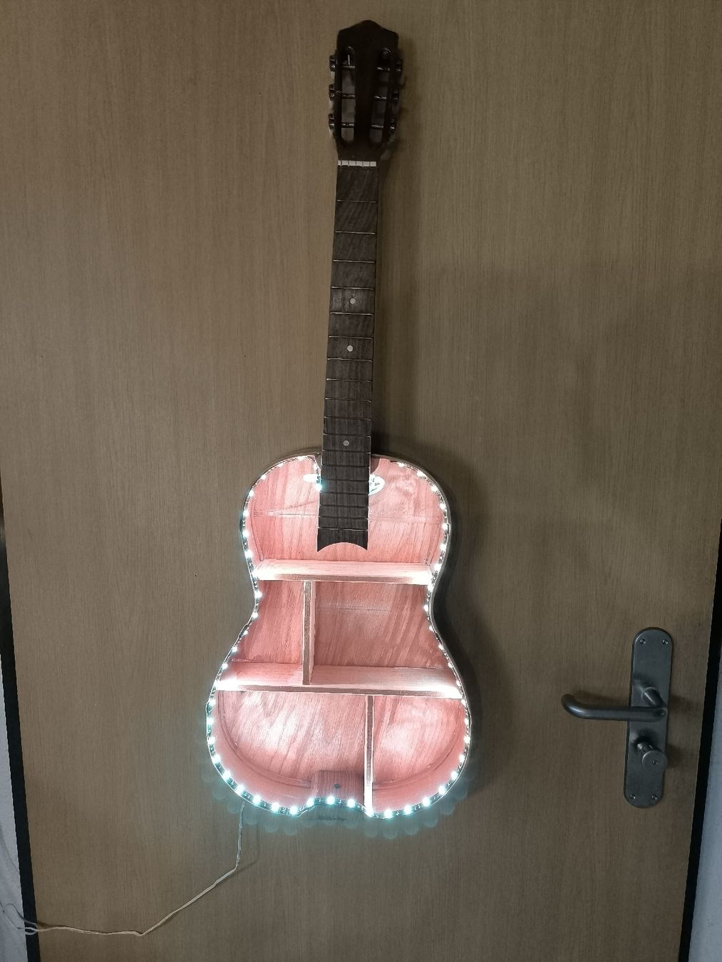 Scaffali: Gitarrenregal Selfmade – Usato da Konolfingen venduto da dom_t6m6 3
