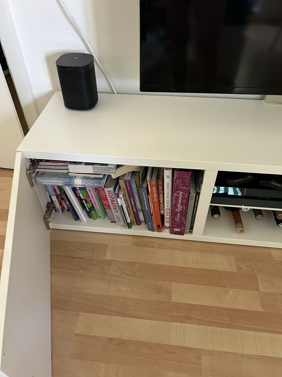 Ikea TV Möbel: Ikea TV Möbel mit integrierter TV Halterung – Gebraucht aus Rüschlikon von ann_8tql 3