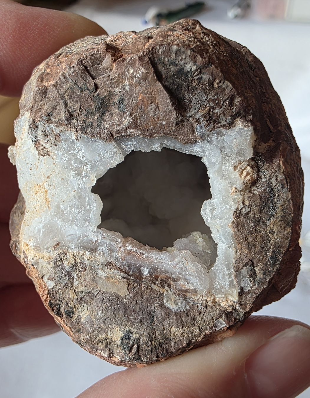 Minerali & Pietre curative: Chalcedon - Geode liegt im Einzelhandel Krystalle ästhetisch – Nuovo (secondo la descrizione) da Rickenbach BL venduto da nicole611 1