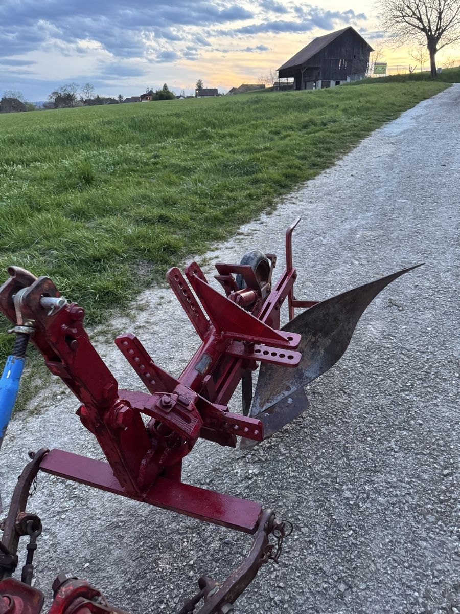 Holder Trattori: Tracteur  – Usato da St-Aubin FR venduto da paj_5vn2 1