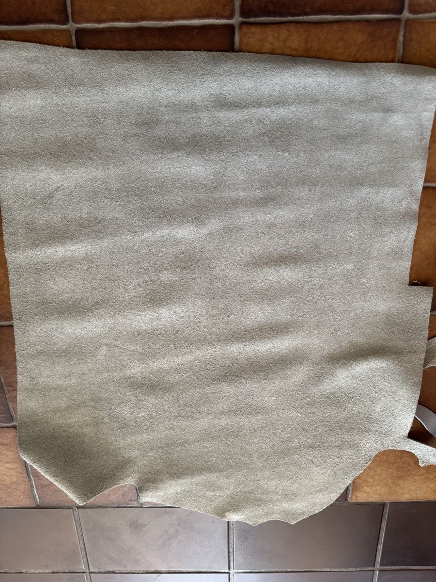 Tessuti: Rindsleder, hellblau/cuir de vache, bleu clair 1.5mm – Nuovo (secondo la descrizione) da Veyras venduto da ValClasse 3