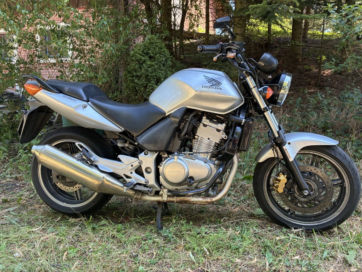 Honda Strasse: Honda CBF 500 A kw 25 – Gebraucht aus St. Gallen von zx10r