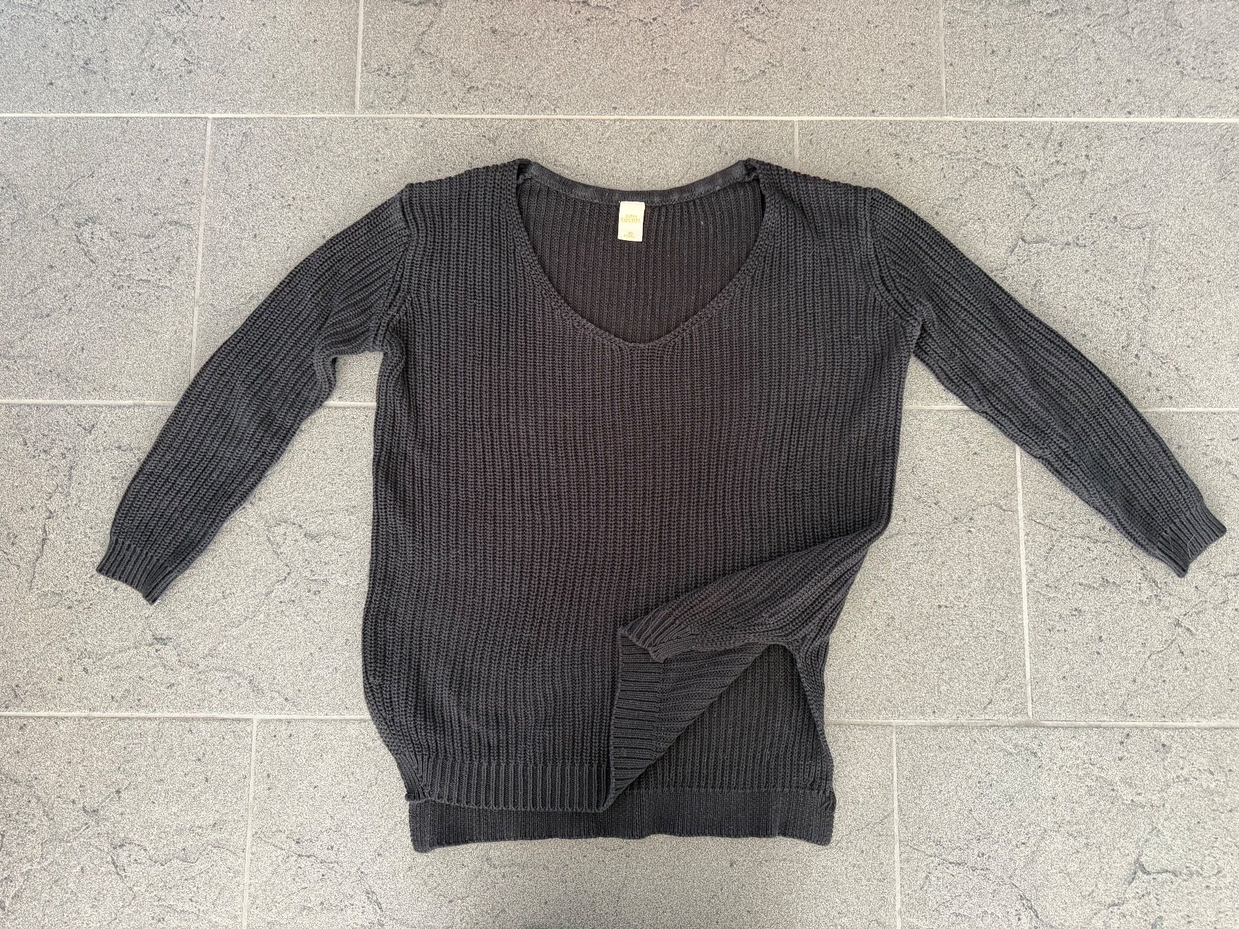 Zebra Pullover & Sweatshirts: Pullover Strick V-Ausschnitt Grösse XS – Neu (gemäss Beschreibung) aus Rupperswil von Nila_7 1