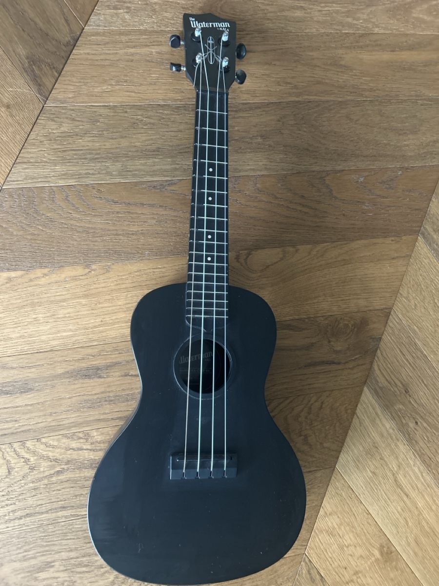 Strumenti musicali: Ukulélé Waterman noir bon état – Nuovo (secondo la descrizione) da Troinex venduto da adr_8rcj