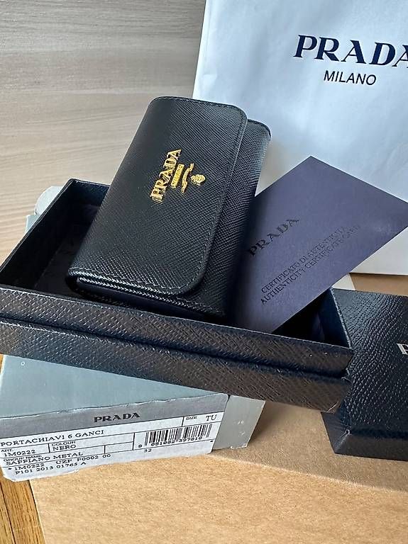 Schlüsselanhänger & - bänder: Prada portachiavi nuovo, Keychain – Gebraucht aus Balerna von koc_2zyj 1