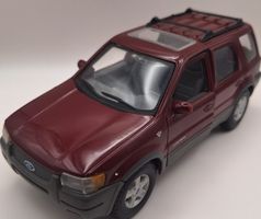 Ford Escape Spielzeugauto dunkelrot guter Zustand