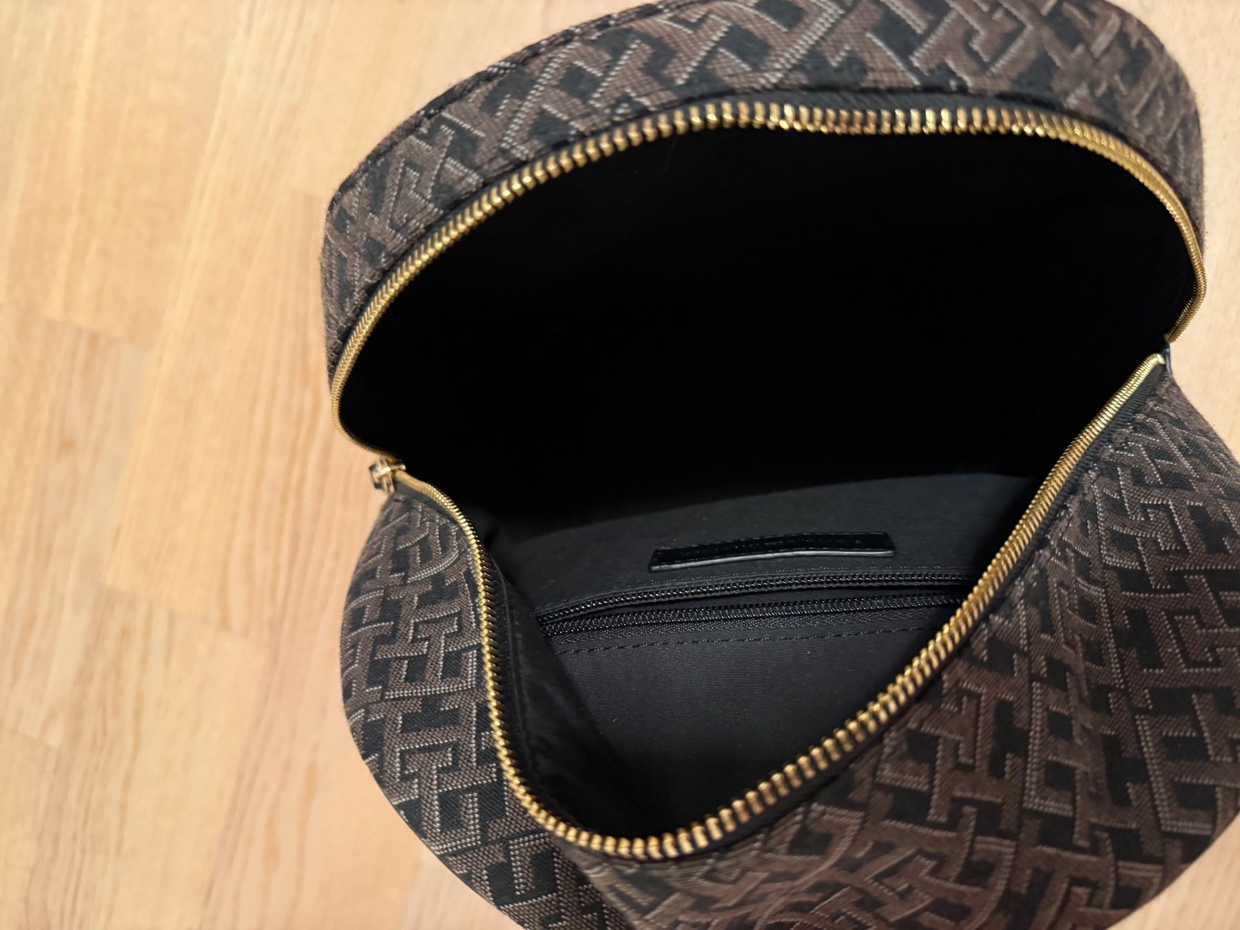 Tommy Hilfiger Zaini: Rucksack Tommy Hilfiger – Usato da Liestal venduto da Elfenlicht 2