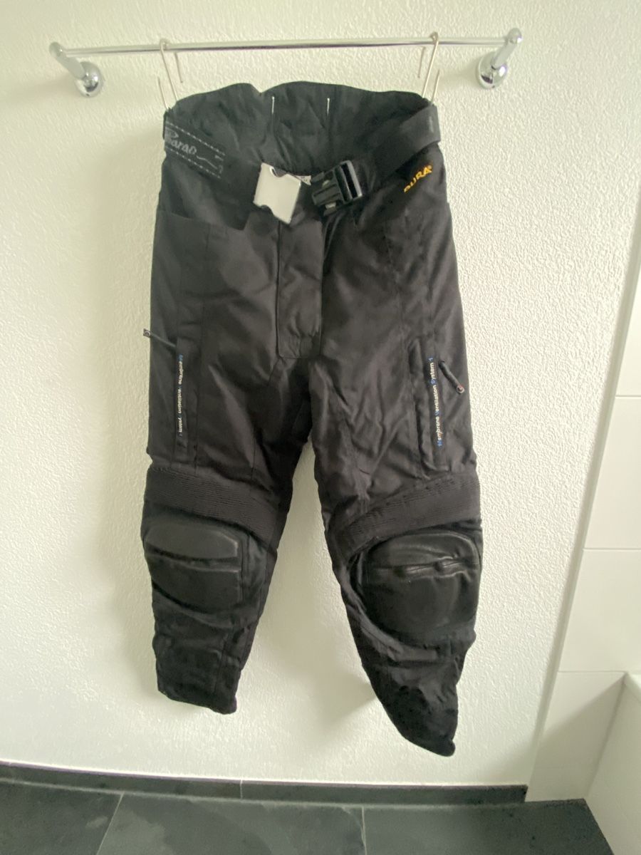 Lotti di vestiti: Motorradbekleidung – Usato da bettlach venduto da MaMaAll