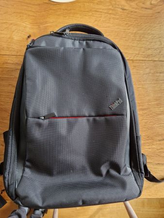 Lenovo Laptop Rucksack,13cm Tiefe wenn leer