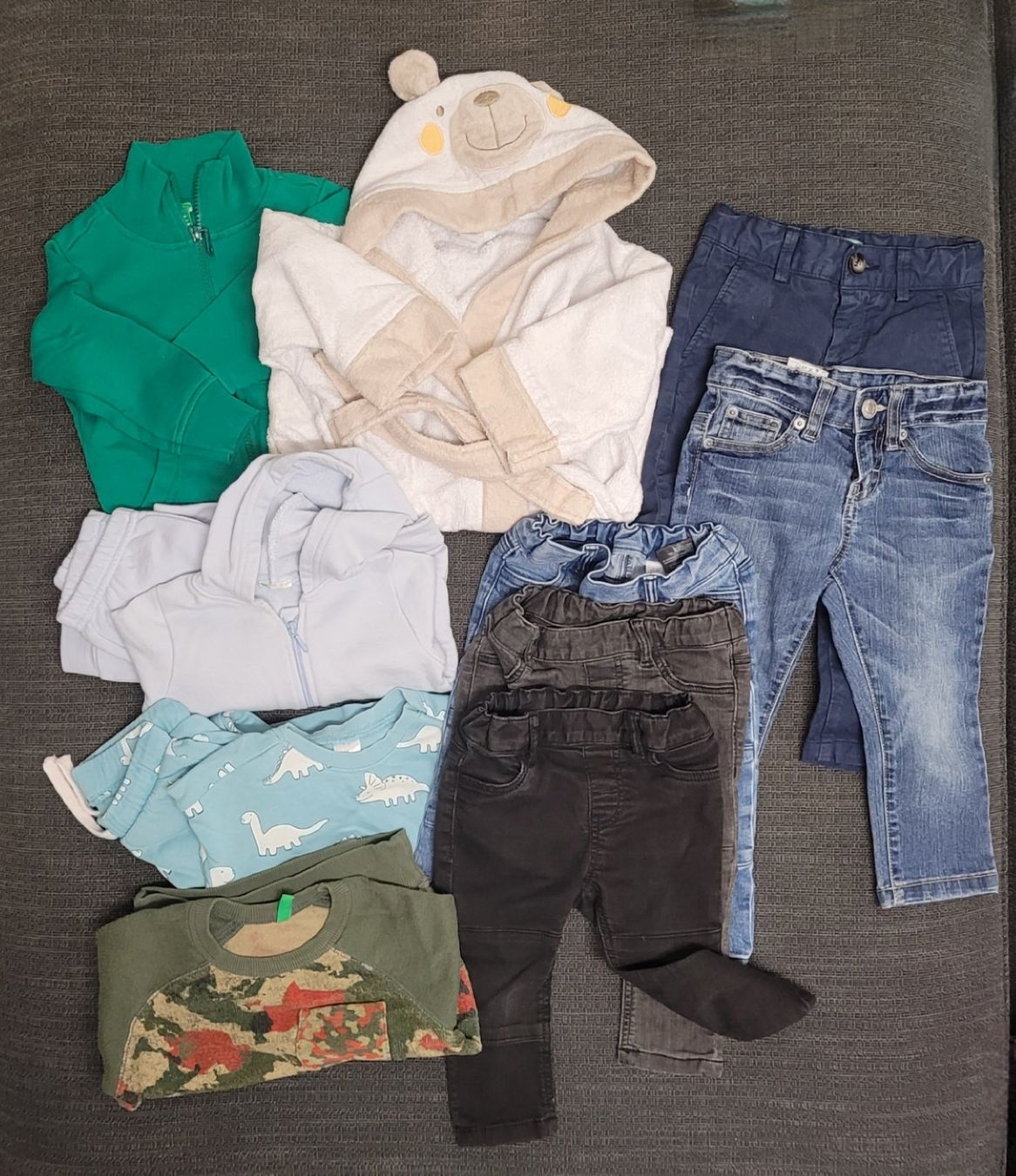 Lotti di vestiti: Kleiderset 74/80 – Usato da Untersiggenthal venduto da Eulea