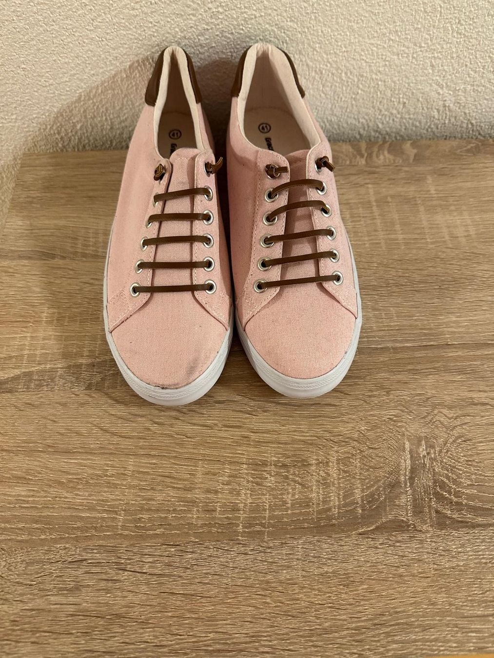 Chaussures femmes: Freizeitschuhe – Neuf (Voir description) à Zürich par TG014