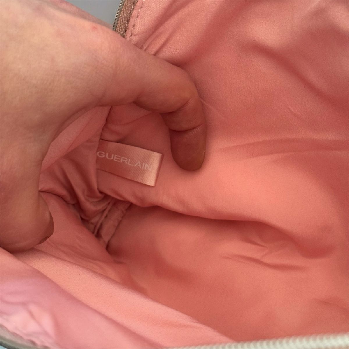 Guerlain Custodie per cosmetici: Pochette Guerlain Paris – Nuovo e nell'imballaggio originale da Châtel-St-Denis venduto da Montclair_Swiss 2