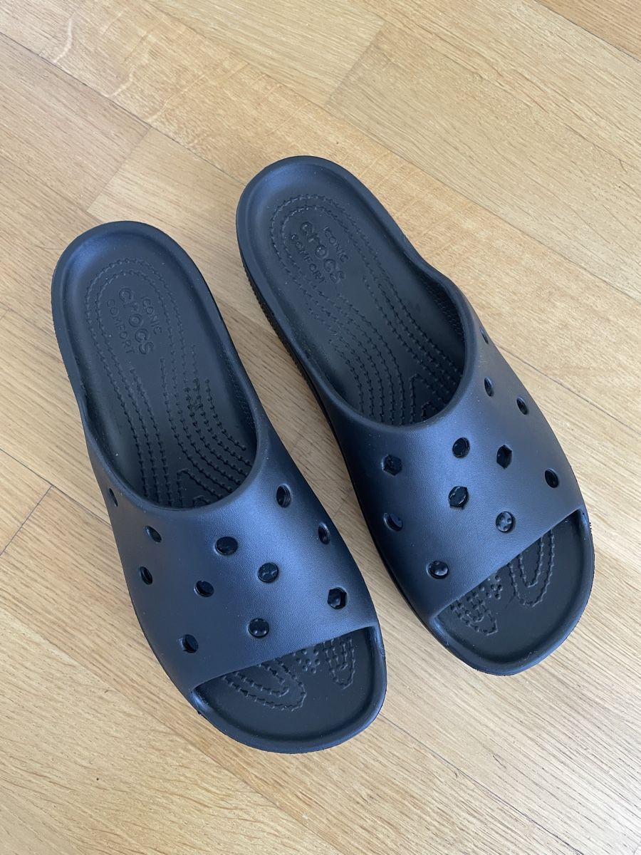 Crocs Scarpe da donna: Crocs Classic Platform Slide, Grösse 37, schwarz – Nuovo (secondo la descrizione) da Jona venduto da Livelotte8 1