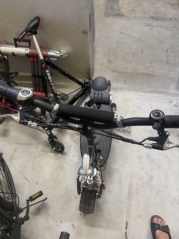 Scooters: E Scooter  – Défectueux à Thun par Bern_1234 1