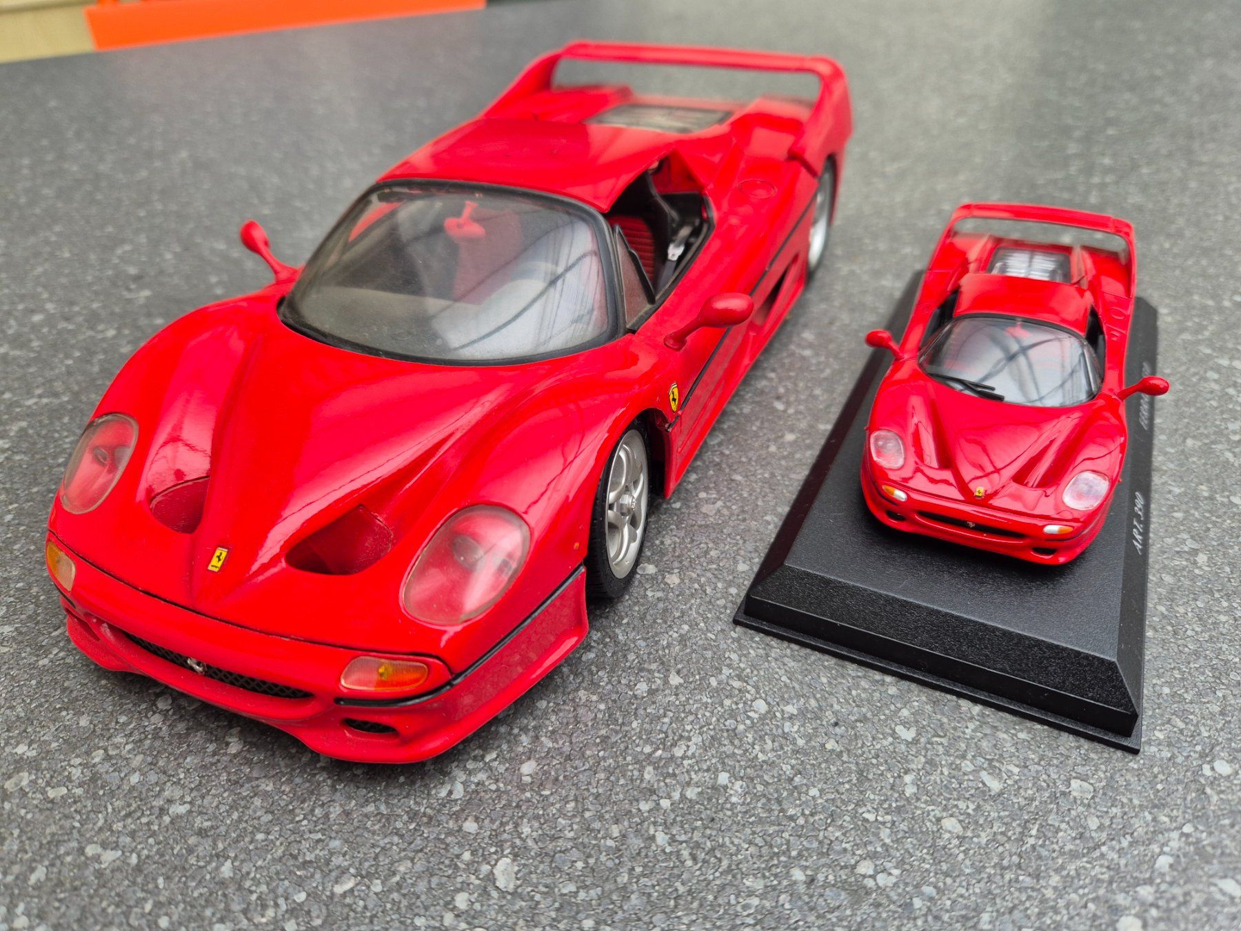 Ferrari Modellautos: Ferrari F50 – Gebraucht aus Oberbuchsiten von  3