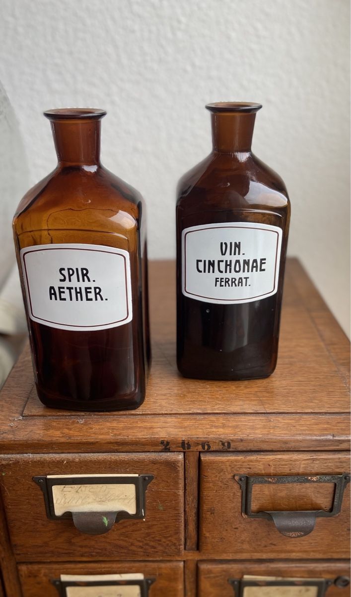 Bottiglie: Schöne antike Apothekerflaschen 2 Stück – Usato da Zuerich venduto da Perlen-Decor