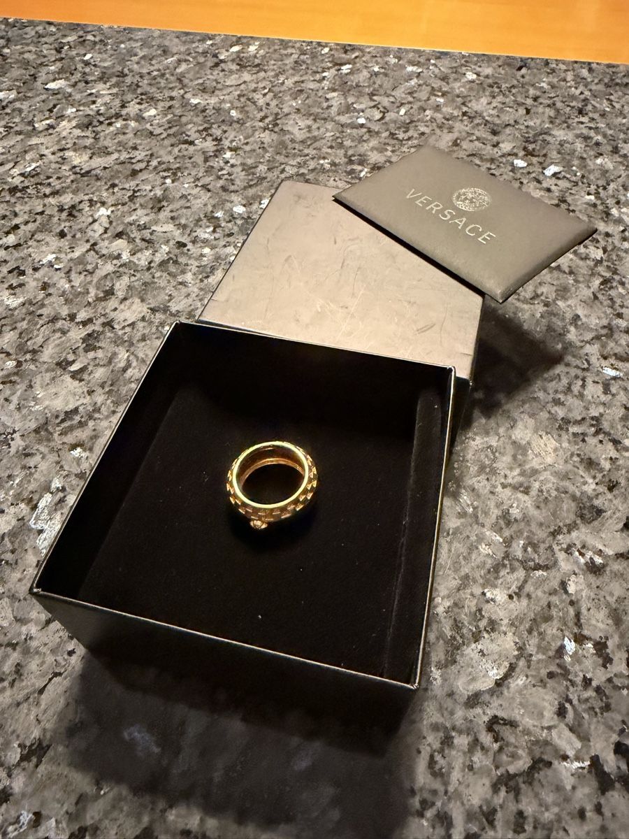 Versace Bagues: Versace Ring – D'occasion à Wangen SZ par cal_vp8g