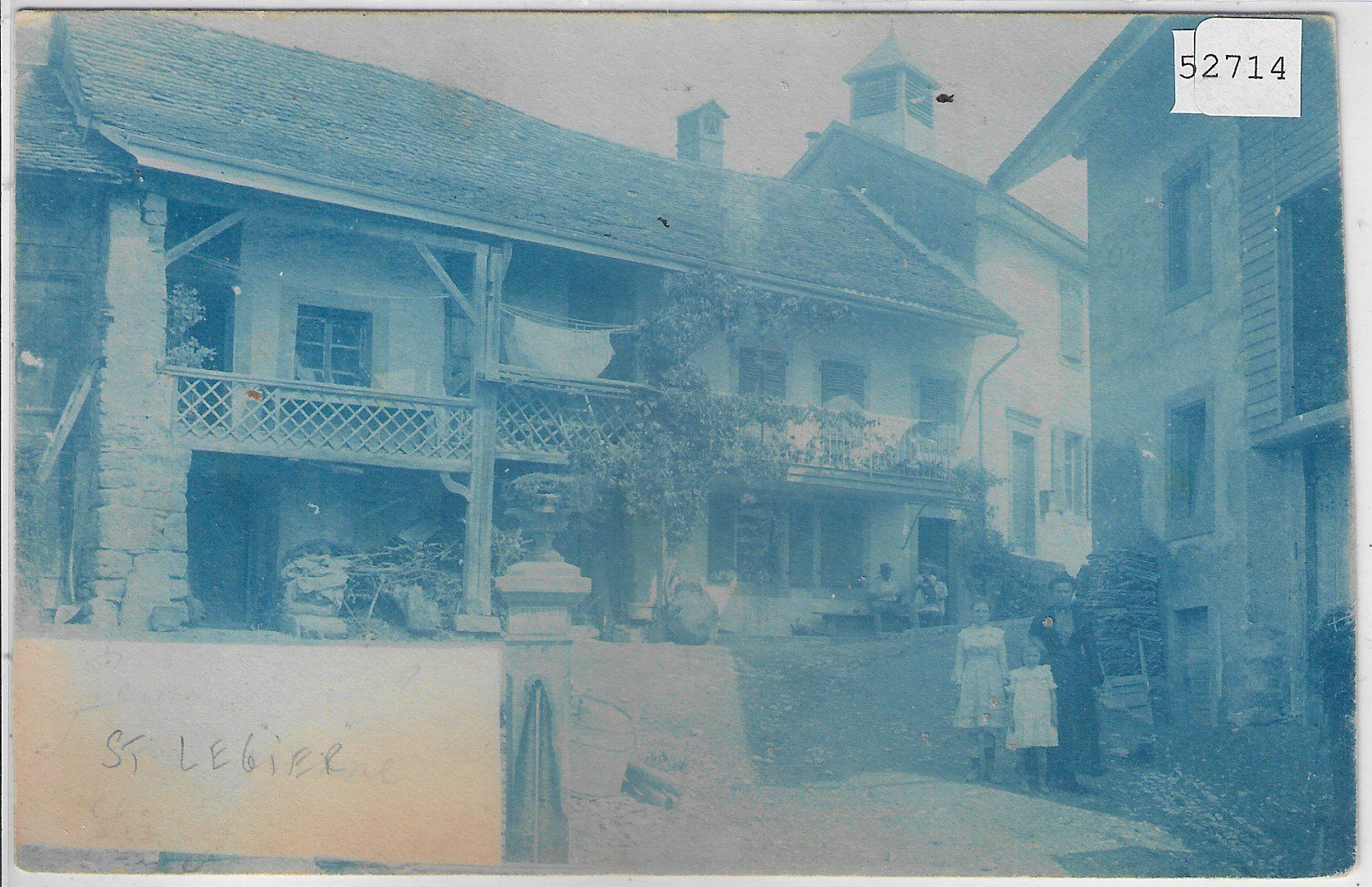 Cartoline postali: St. Legier - Interieur du village - animee – Usato da Ettingen venduto da Kartenplanet