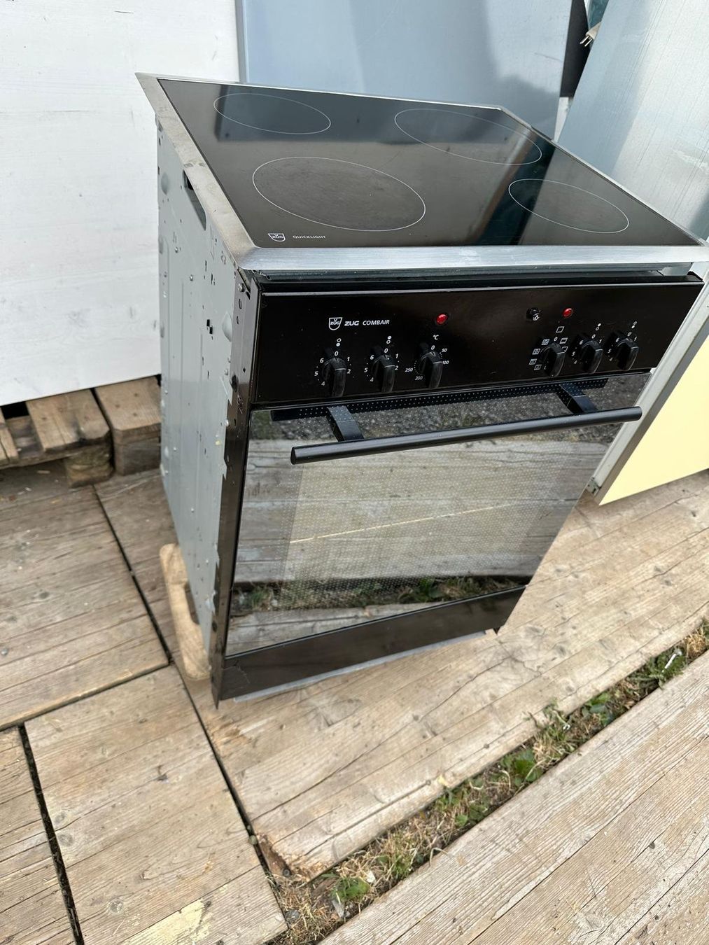 V-Zug Cucine: Backofen mit Glaskeramik V-ZUG – Usato da Spreitenbach venduto da Space_X 1