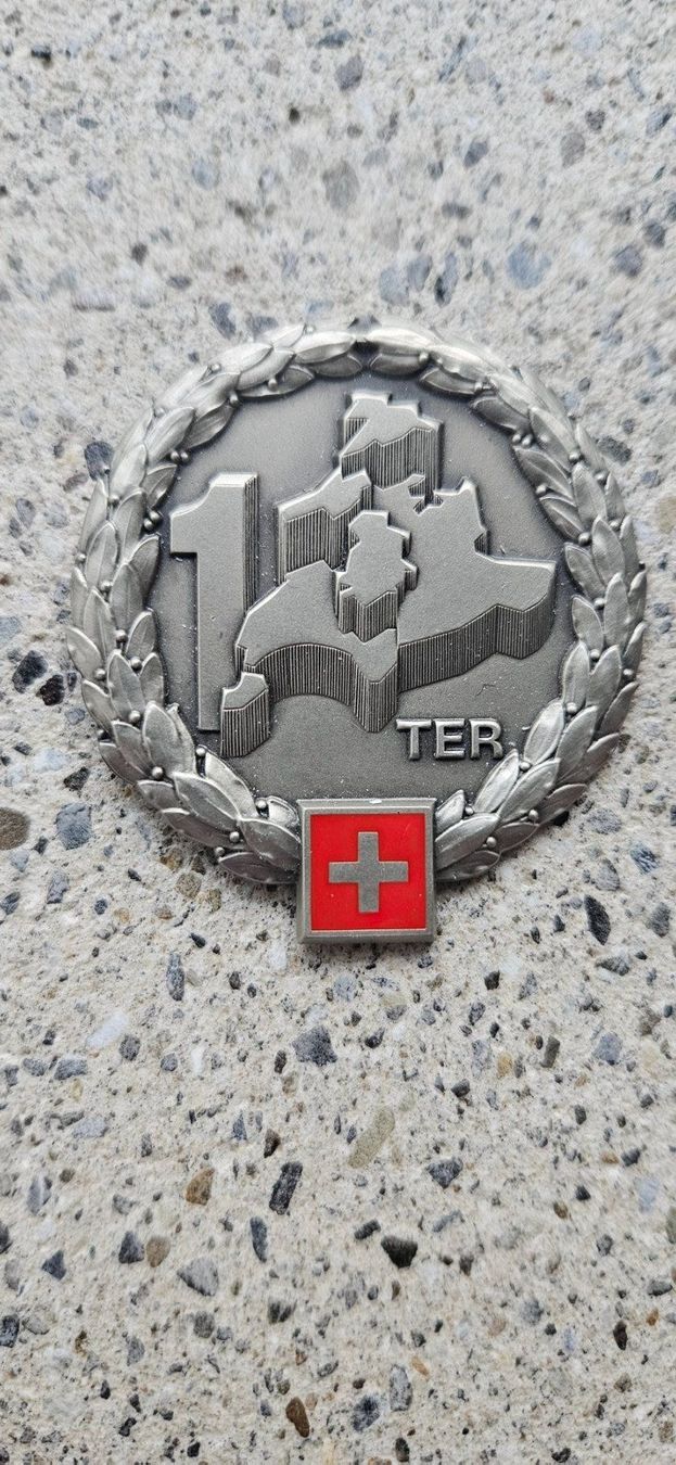 Schweizer Armee Placchette & Badge: *** Beretemblem Silber Schweizer Armee *** – Nuovo e nell'imballaggio originale da Riedholz venduto da fr_sIruP